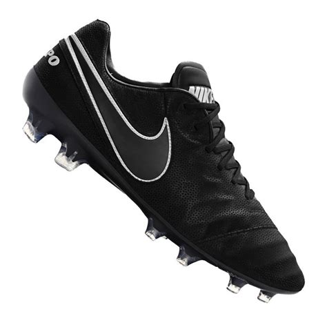 Schwarze Nike Fußballschuhe Größe 44 